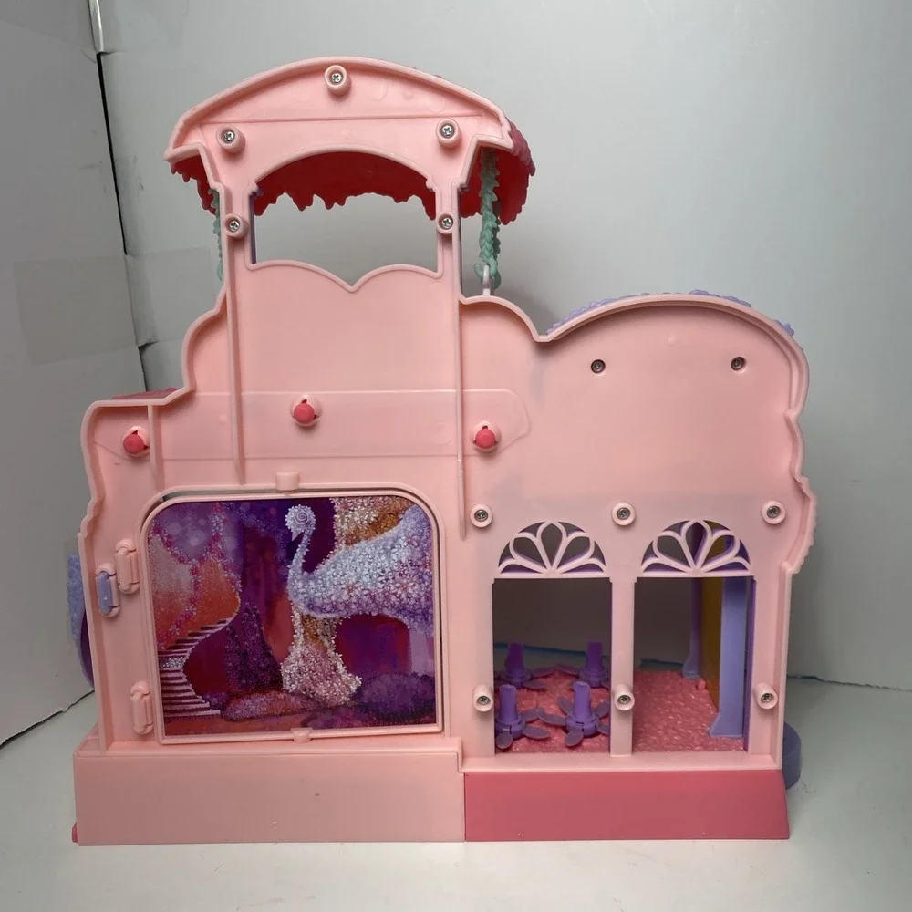 Disney Encanto Isabela's Garden Room Playset only Accessories Shown Come With‎